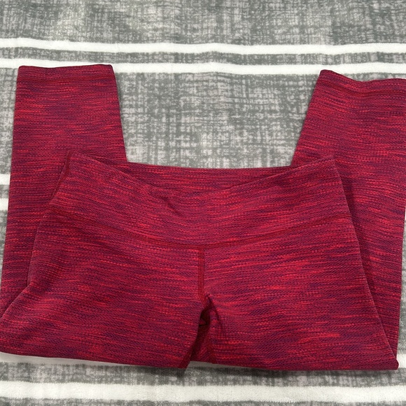 lululemon athletica Cropped Leggings with Wide Waistband and Form-Fitting Design - Picture 6 of 7